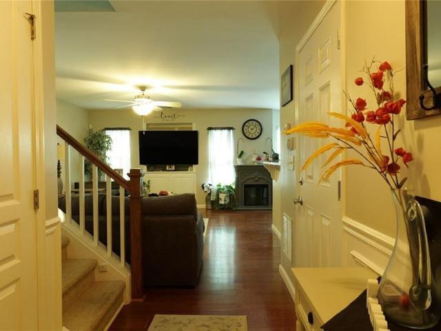 Townhouse for sale in Canton, Georgia