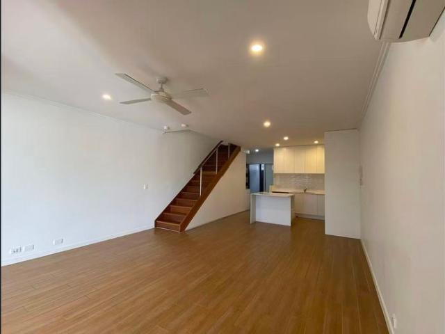 Townhouse for rent in Fernbrook, Queensland