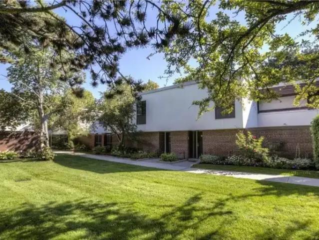 Townhouse for rent in Woburn, Ontario