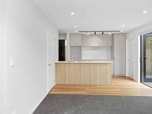 Townhouse for rent in Saint Albans, Canterbury