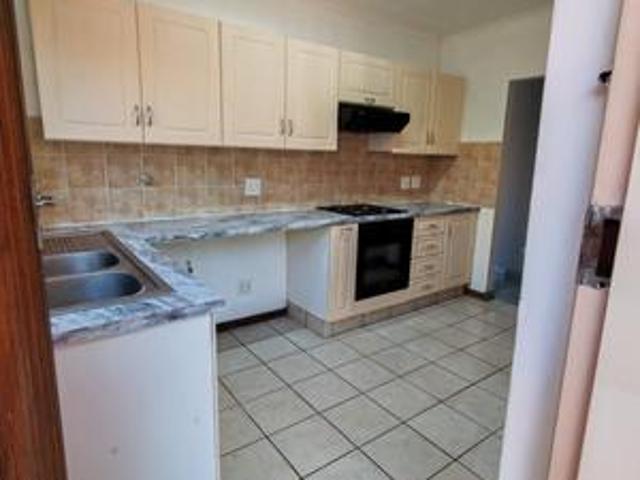 Townhouse for sale in Waterkloof, Gauteng