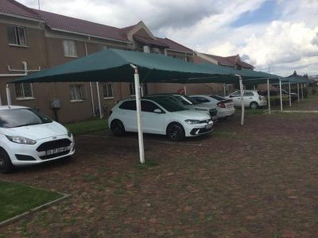 Townhouse for sale in Vosloorus, Gauteng