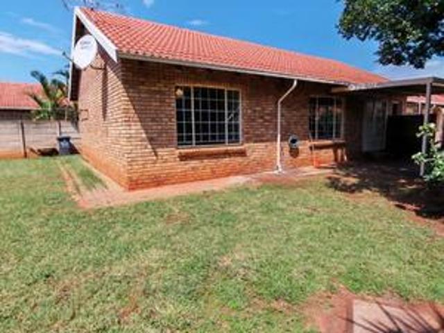 Townhouse for sale in Waterkloof, Gauteng