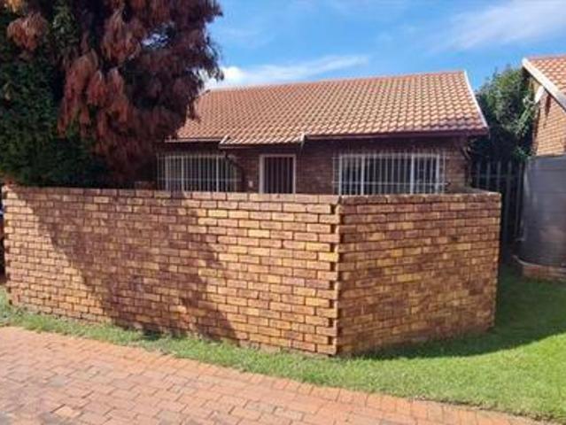 Townhouse for sale in Ekurhuleni, Gauteng