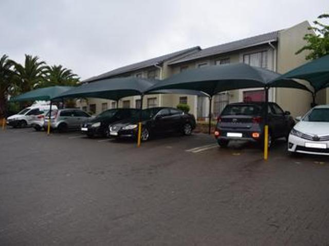 Townhouse for sale in Vosloorus, Gauteng