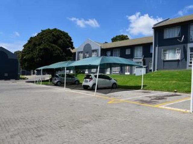 Townhouse for sale in Vosloorus, Gauteng