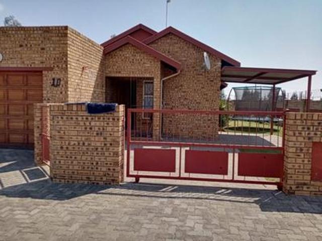 Townhouse for sale in Midvaal, Gauteng