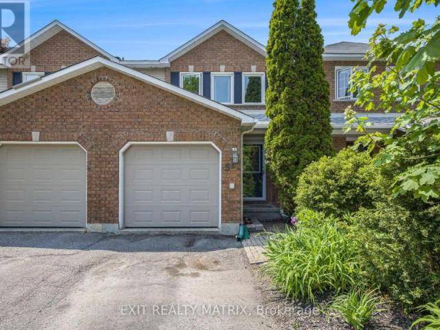 Townhouse for sale in Ottawa