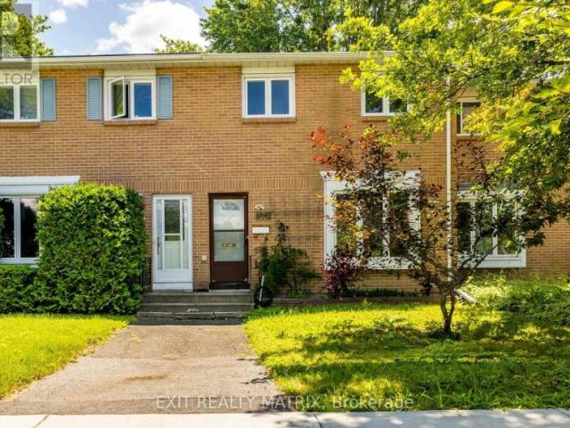 Townhouse for sale in Ottawa