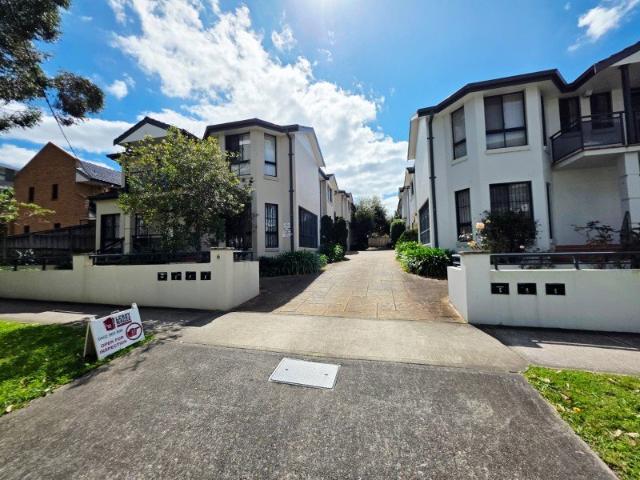 Townhouse for rent in Sydney, New South Wales