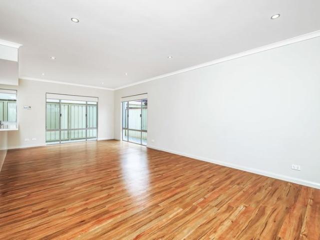 Townhouse for rent in Moore, Perth