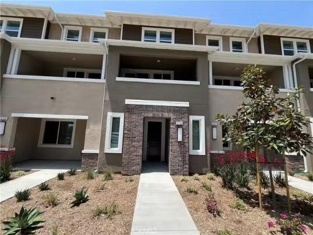 Condo for rent in Pomona