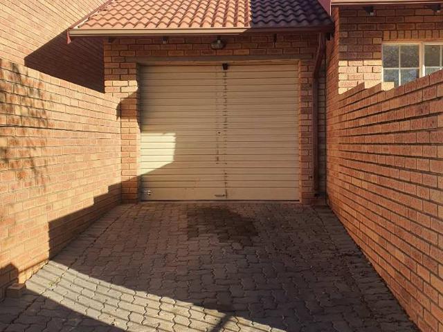 Townhouse for rent in Centurion