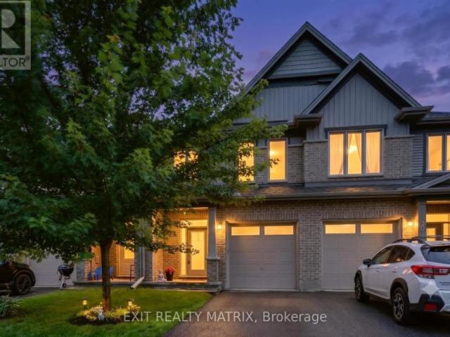 Townhouse for sale in Russell, Ontario