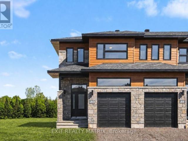 Townhouse for sale in Russell, Ontario
