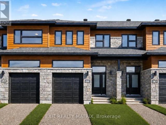 Townhouse for sale in Russell, Ontario