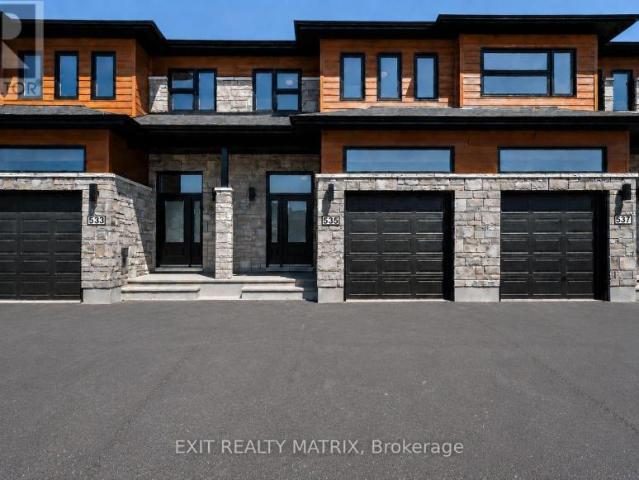 Townhouse for sale in Russell, Ontario