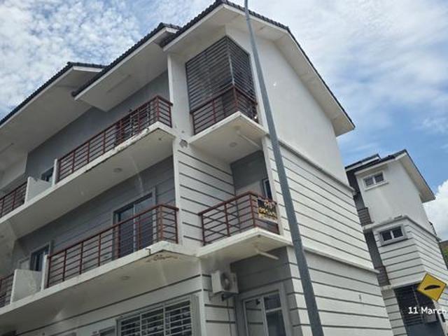 Townhouse for sale in Sendayan Village, Negeri Sembilan