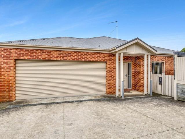 Townhouse for sale in Geelong, Victoria