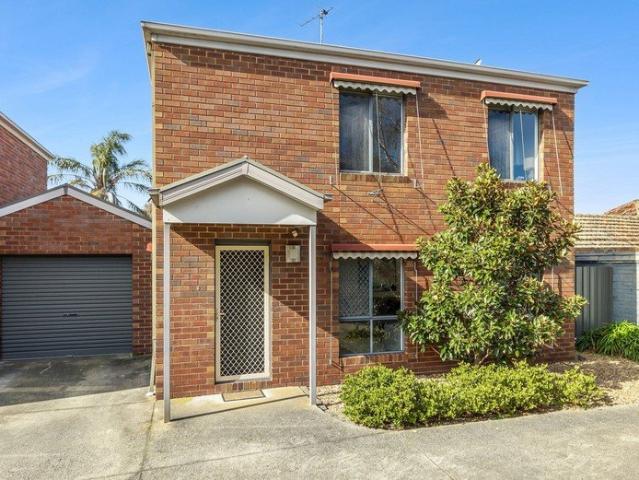 Townhouse for sale in Geelong, Victoria