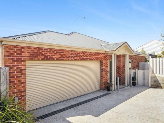Townhouse for sale in Geelong, Victoria