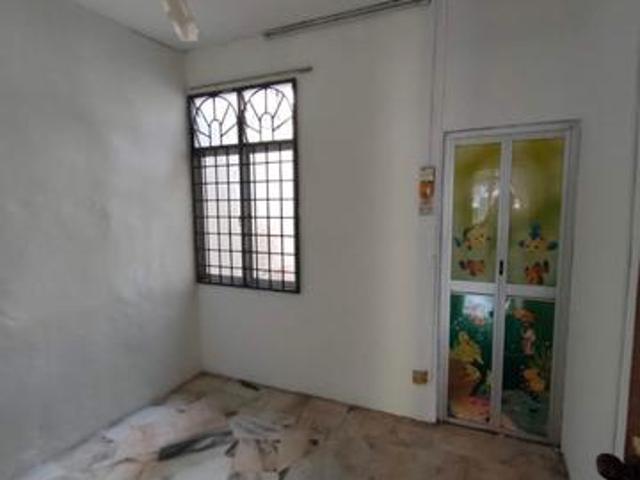 Townhouse for sale in Country Heights Damansara, Kuala Lumpur