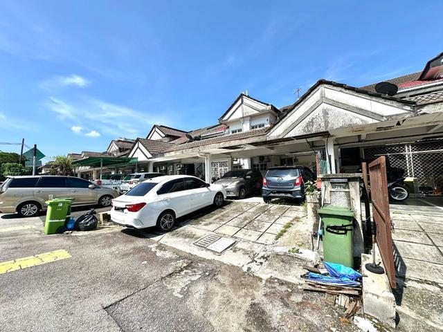 Townhouse for sale in Country Heights Damansara, Kuala Lumpur