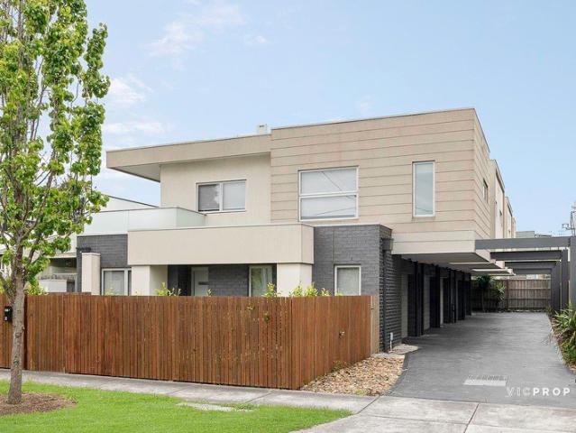 Townhouse for sale in Coburg North, Melbourne