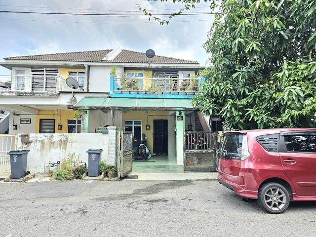 Townhouse for sale in Malaka