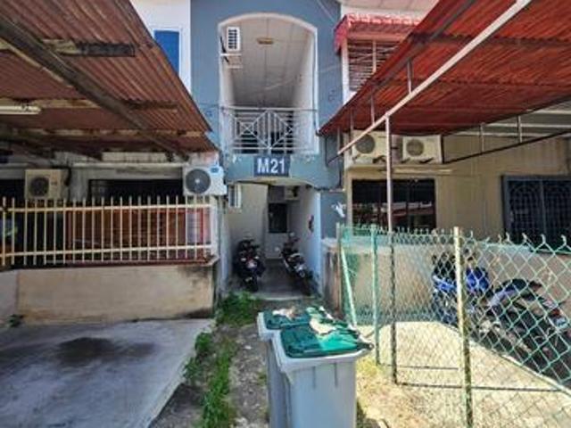 Townhouse for sale in Malaka