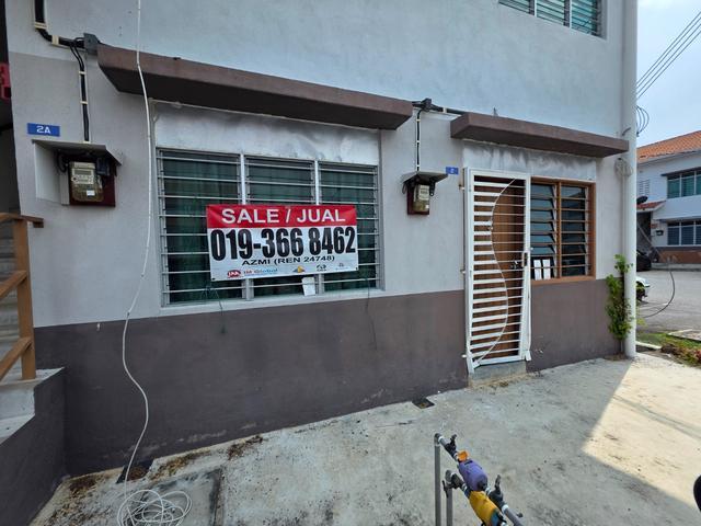 Townhouse for sale in Malaka