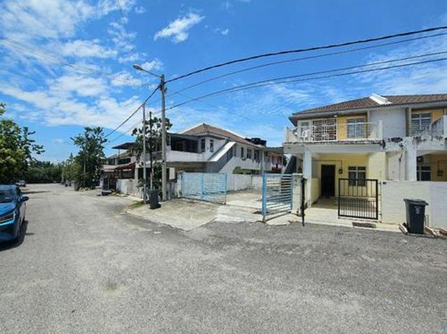 Townhouse for sale in Malaka