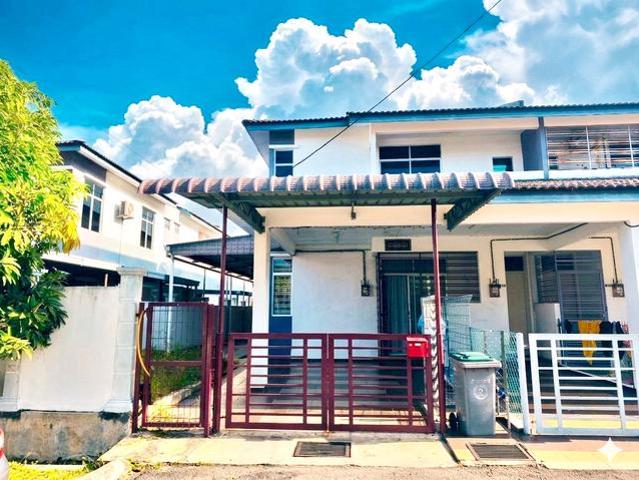 Townhouse for sale in Malaka