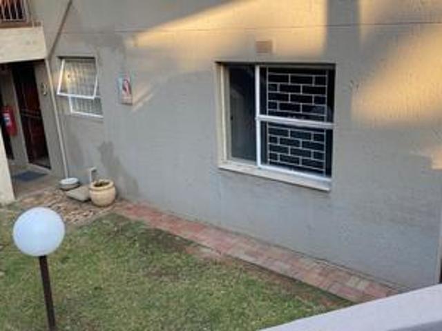 Townhouse for rent in Vanderbijlpark, Gauteng