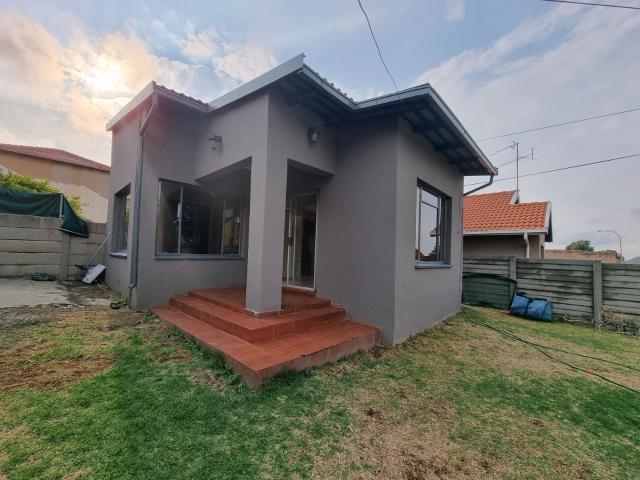 House for rent in Vosloorus, Gauteng