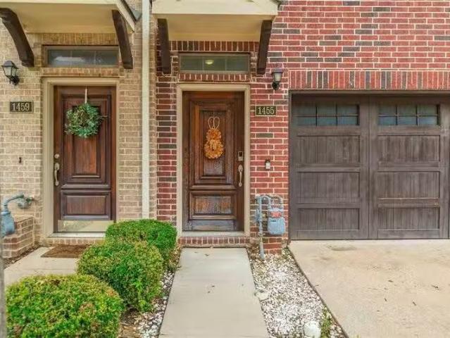 Condo for rent in Irving