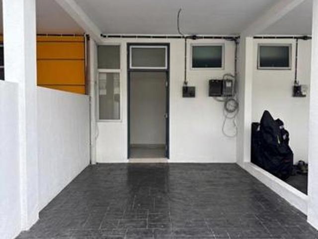 Townhouse for rent in Tanjong Sepat, Selangor
