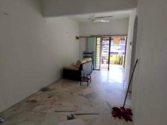 Townhouse for sale in Langat, Selangor