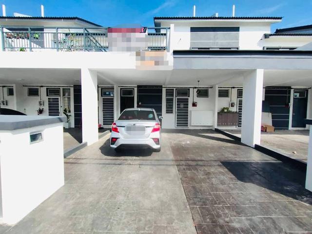 Townhouse for rent in Tanjong Sepat, Selangor