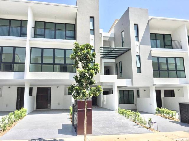 Townhouse for sale in Petaling, Alam Impian