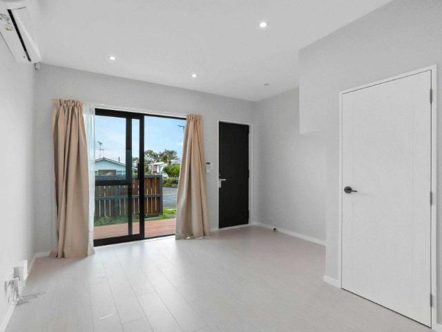 Townhouse for rent in North Titirangi, Whau