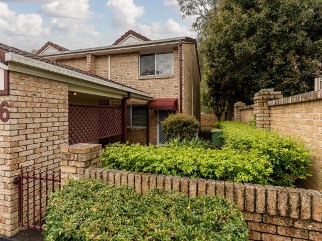 Townhouse for sale in Toombul, Queensland