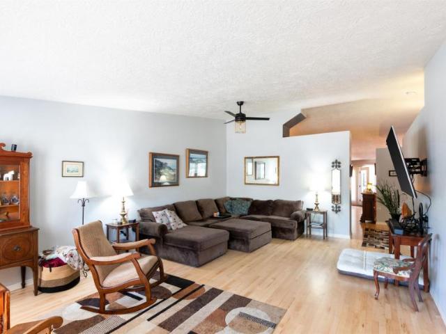 Townhouse for sale in Garden City