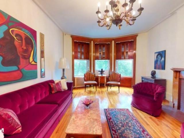 Townhouse for sale in Arverne, New York