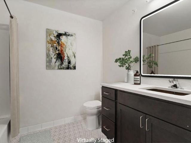 Townhouse for sale in Bristol, Massachusetts