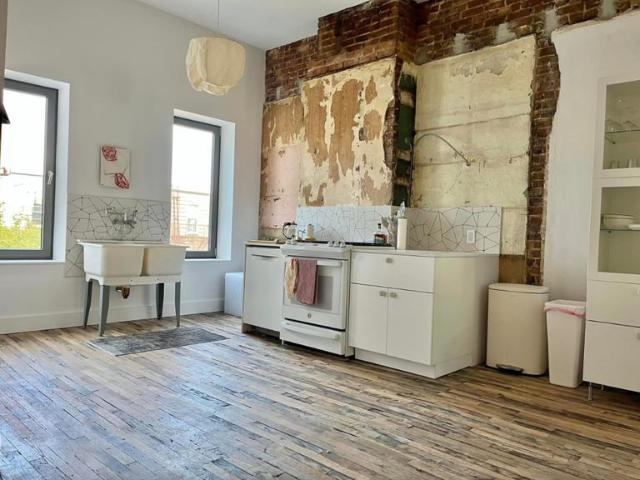 Townhouse for sale in Arverne, New York
