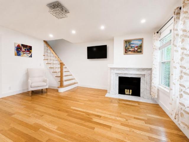 Townhouse for sale in Queens, Arverne