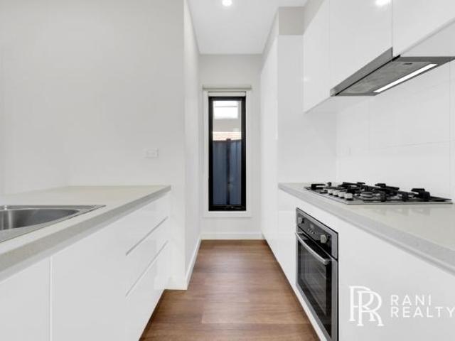 Townhouse for sale in Camerons Creek, Victoria