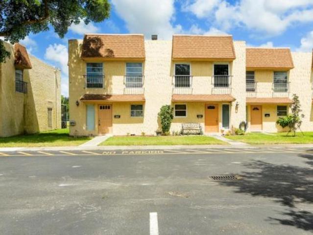 Townhouse for sale in Plantation