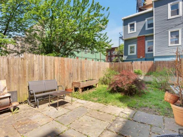 Townhouse for sale in Bronx